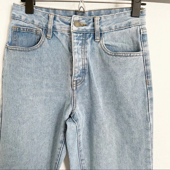 Brandy Melville | John Galt light wash straight leg jeans - Picture 3 of 6